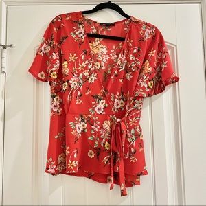 🌼Floral Wrap Top🌼